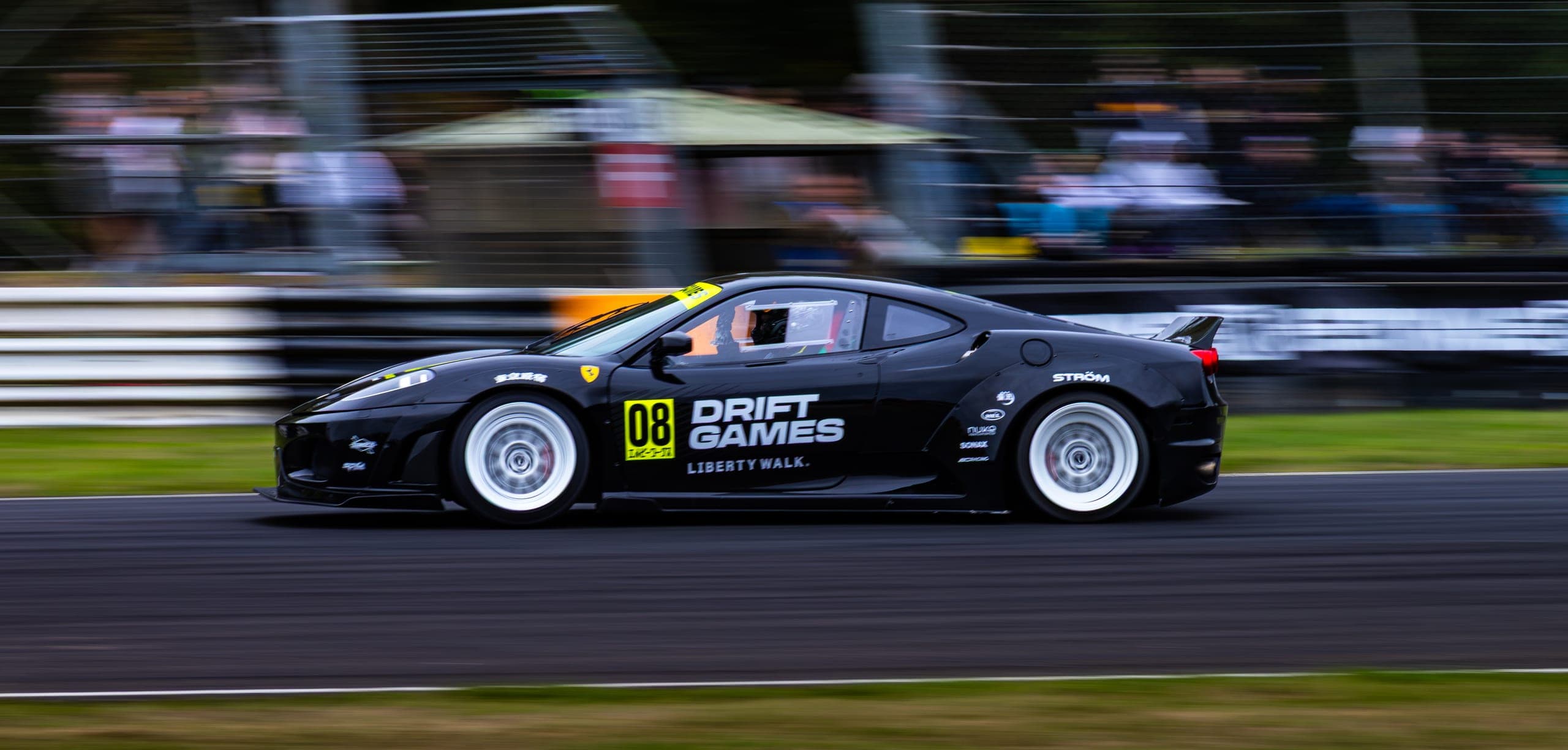 DriftGames Ferarri drifting at AdamLZ World Tour 2026